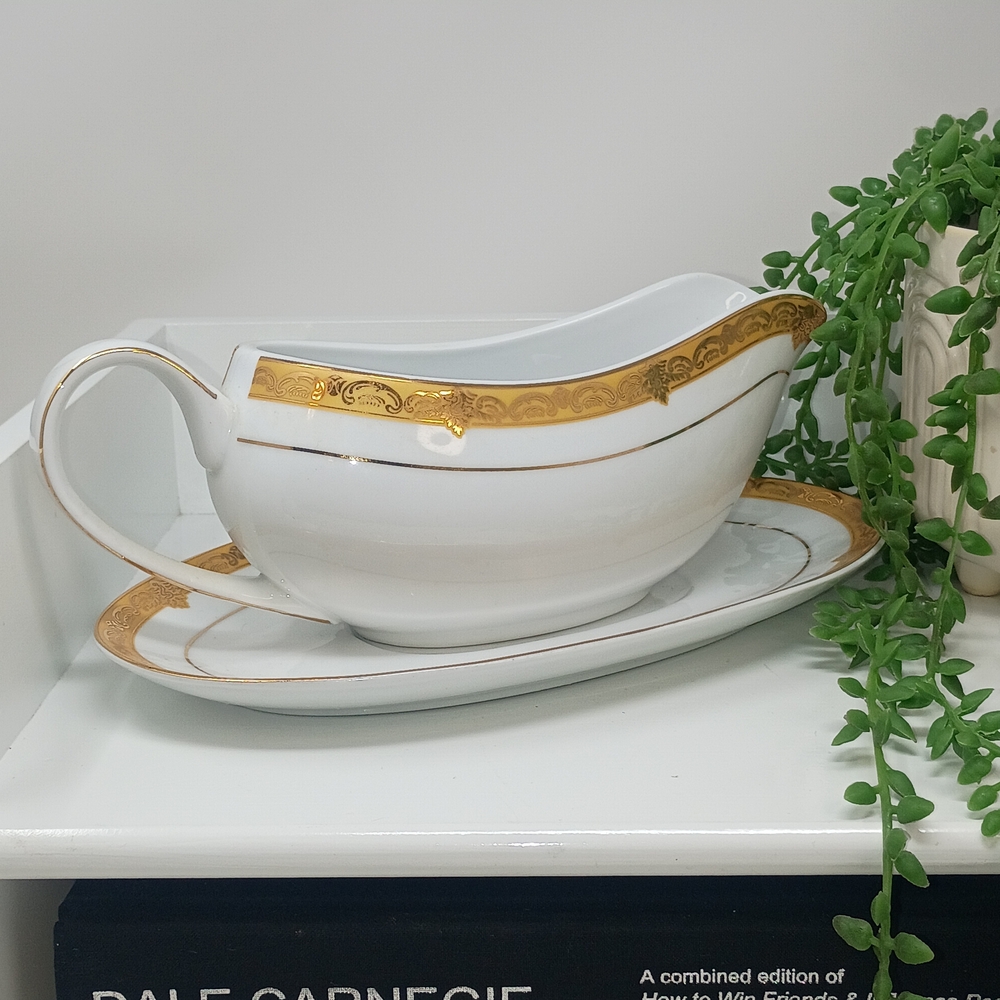 Pegasus Elegant Gold and White Gravy Boat Set